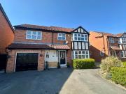 4 bedroom detached house for sale in Tudor Close,...