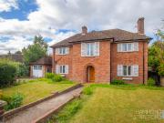 4 bedroom detached house for sale in Upton Close,...