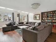 4 Bedroom Detached House For Sale In Wood Lane Close,...