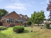 4 Bedroom Detached House For Sale In Woodgreen Road,...
