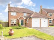 4 bedroom detached house for sale in Woodlands Green,...