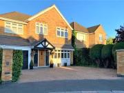 4 bedroom detached house for sale in Wyndham Close Oadby...