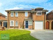 4 bedroom Detached House for sale, Park Avenue,...