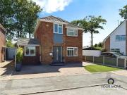 4 bedroom Detached House for sale, Selwyn Drive,...