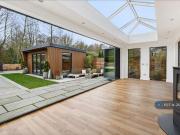 4 bedroom detached house to rent