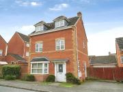 4 bedroom detached house to rent