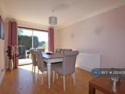 4 bedroom detached house to rent