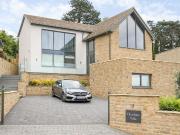 4 bedroom detached house to rent
