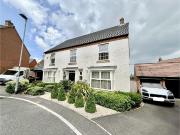 4 bedroom detached house to rent
