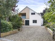 4 bedroom detached house to rent