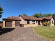 4 bedroom detached house to rent