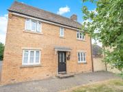 4 bedroom detached house to rent