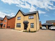 4 bedroom detached house to rent