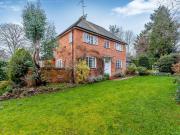 4 bedroom detached house to rent