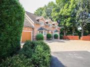 4 bedroom detached house to rent