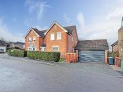 4 bedroom detached house to rent
