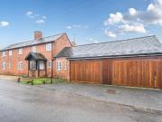4 bedroom detached house to rent