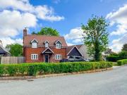 4 bedroom detached house to rent