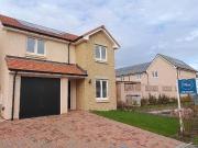 4 bedroom detached house to rent