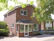 4 bedroom detached house to rent