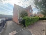 4 bedroom detached house to rent