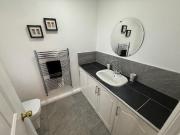 4 bedroom detached house to rent