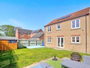 4 bedroom detached house to rent