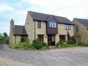 4 bedroom detached house to rent