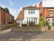 4 bedroom detached house to rent
