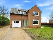4 bedroom detached house to rent