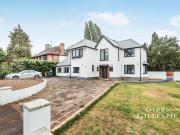 4 bedroom detached house to rent