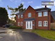 4 bedroom detached house to rent