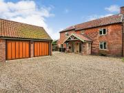 4 bedroom detached house to rent