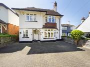 4 bedroom detached house to rent