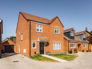 4 bedroom detached house to rent