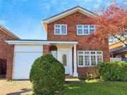 4 bedroom Detached House to rent, Meadow View Road,...