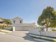 4 Bedroom Double Storey Duplex in Sunrise Beach