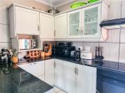4 Bedroom Duplex in Pomona
