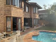 4 Bedroom Duplex in Silver Lakes
