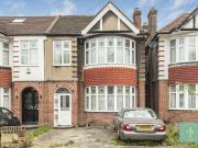 4 Bedroom End Of Terrace House