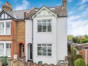 4 Bedroom End Of Terrace House