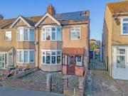 4 Bedroom End Of Terrace House