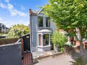 4 Bedroom End Of Terrace House
