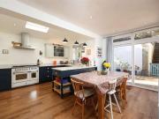 4 Bedroom End Of Terrace House