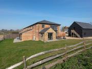 4 Bedroom End Of Terrace House