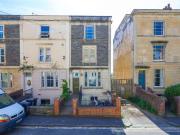 4 Bedroom End Of Terrace House