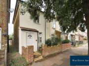 4 Bedroom End Of Terrace House