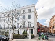 4 Bedroom End Of Terrace House