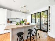 4 Bedroom End Of Terrace House