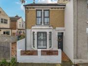 4 Bedroom End Of Terrace House